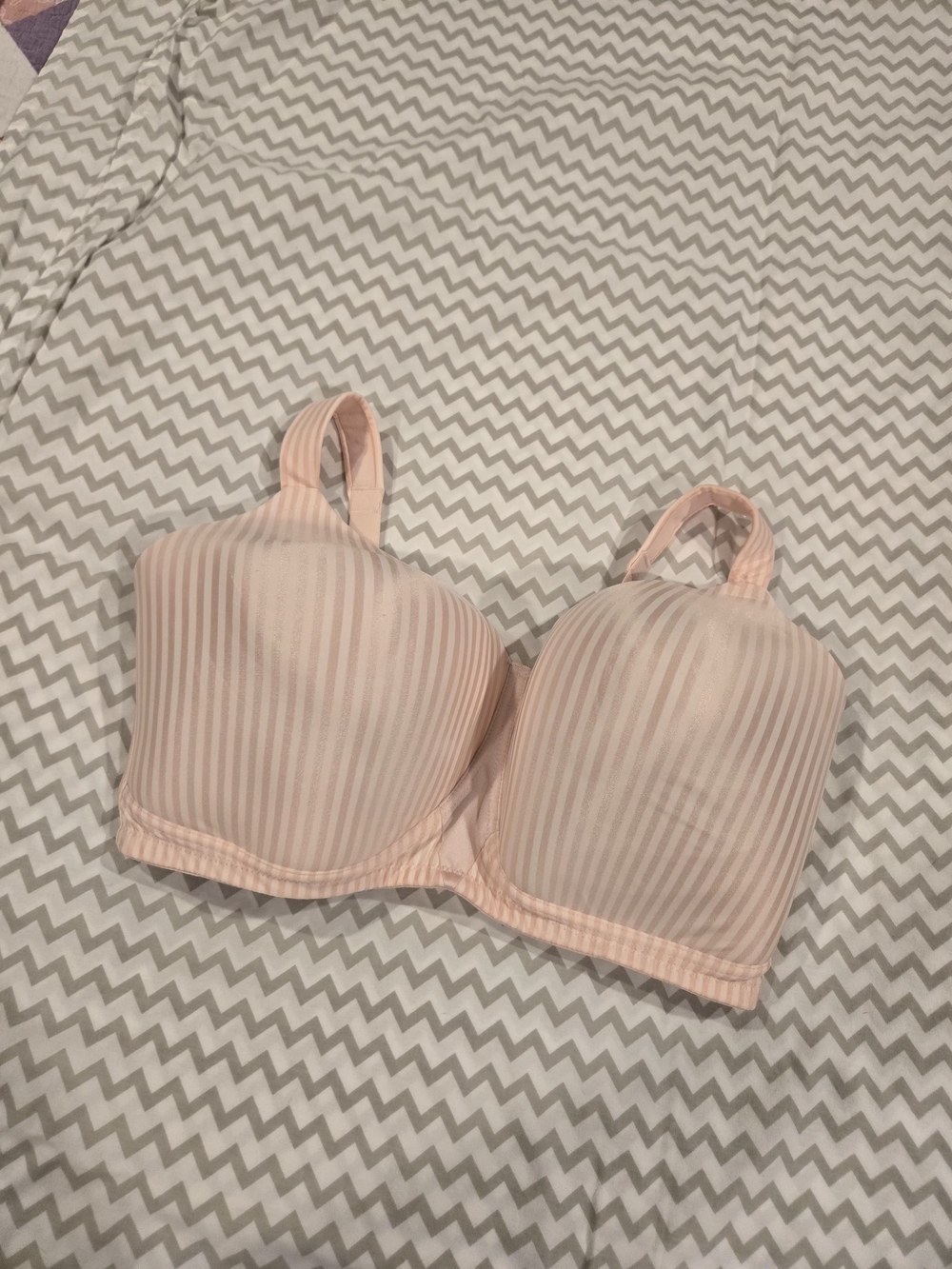 *Playtex* Light Pink Striped Molded T-Shirt Bra